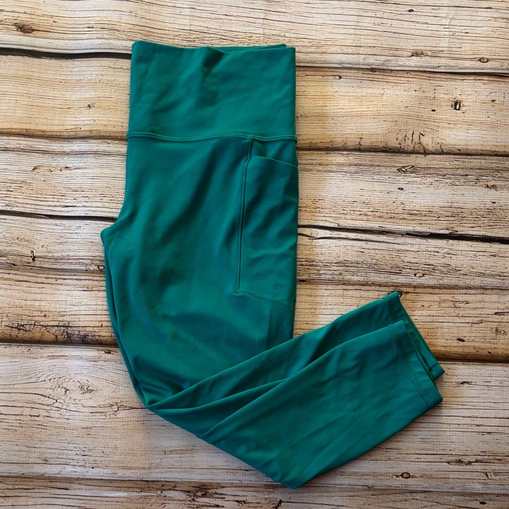 Athleta Women's Green Leggings 7/8 salutation stash